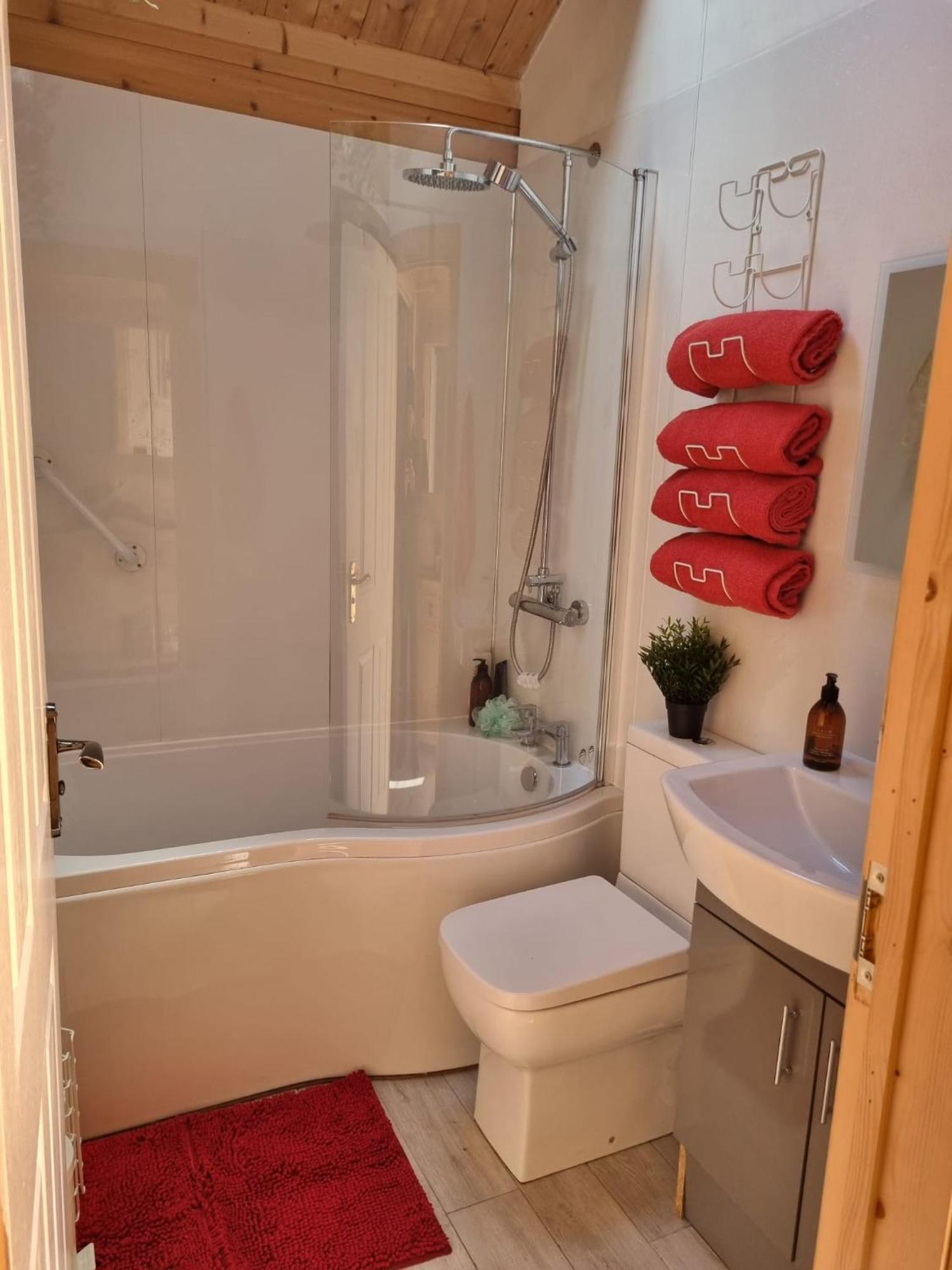 Spacious Cabin Evcharger And Free Parking Near Cambridge Экстерьер фото